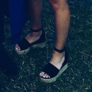 Steve Madden black flatform sandals